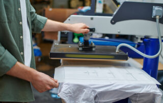 ventajas-del-estampado-dtf-textil-en-uniformes-laborales