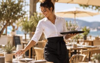 ¿Cómo elegir el uniforme para camareros? Comodidad e imagen profesional